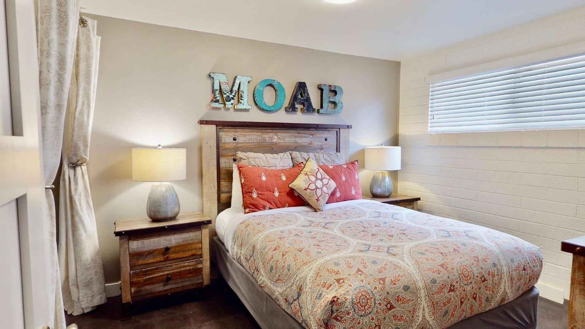 Downtown Cozy Home Base - Purple Sage 2 モアブ エクステリア 写真